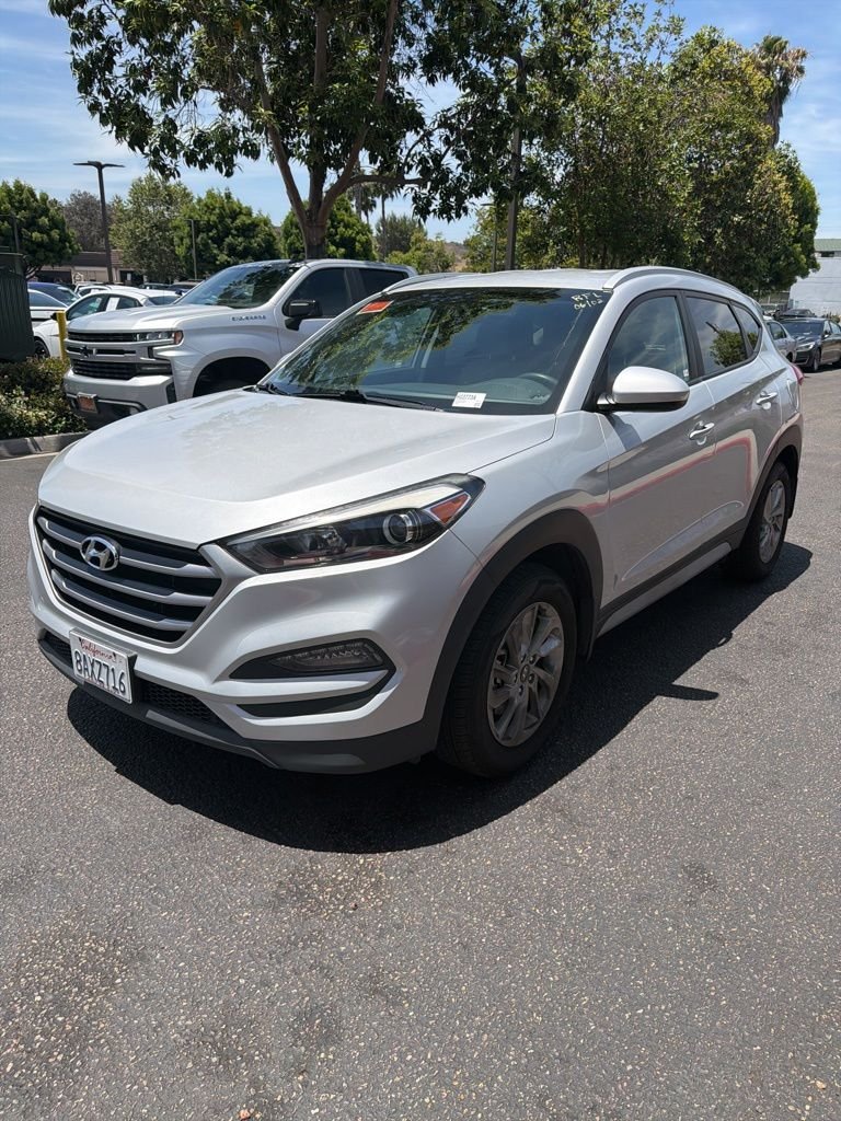 Used 2017 Black Hyundai SE image 8