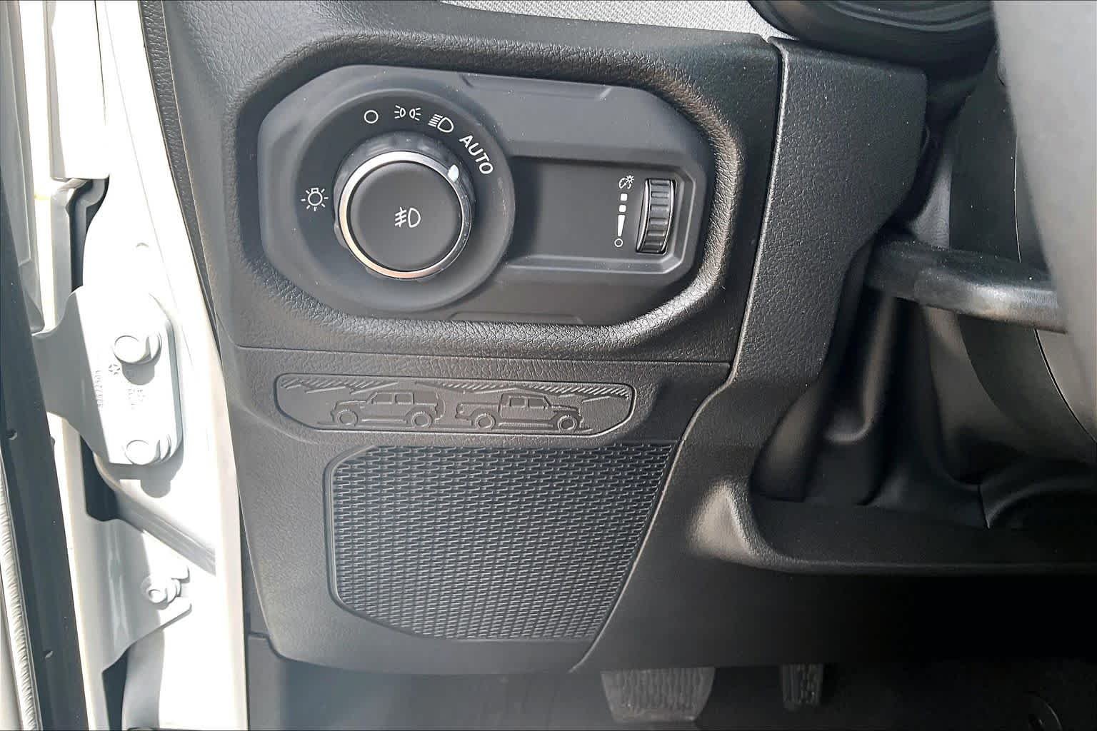 2026 Jeep Wrangler 4-Door Willys - Photo 18