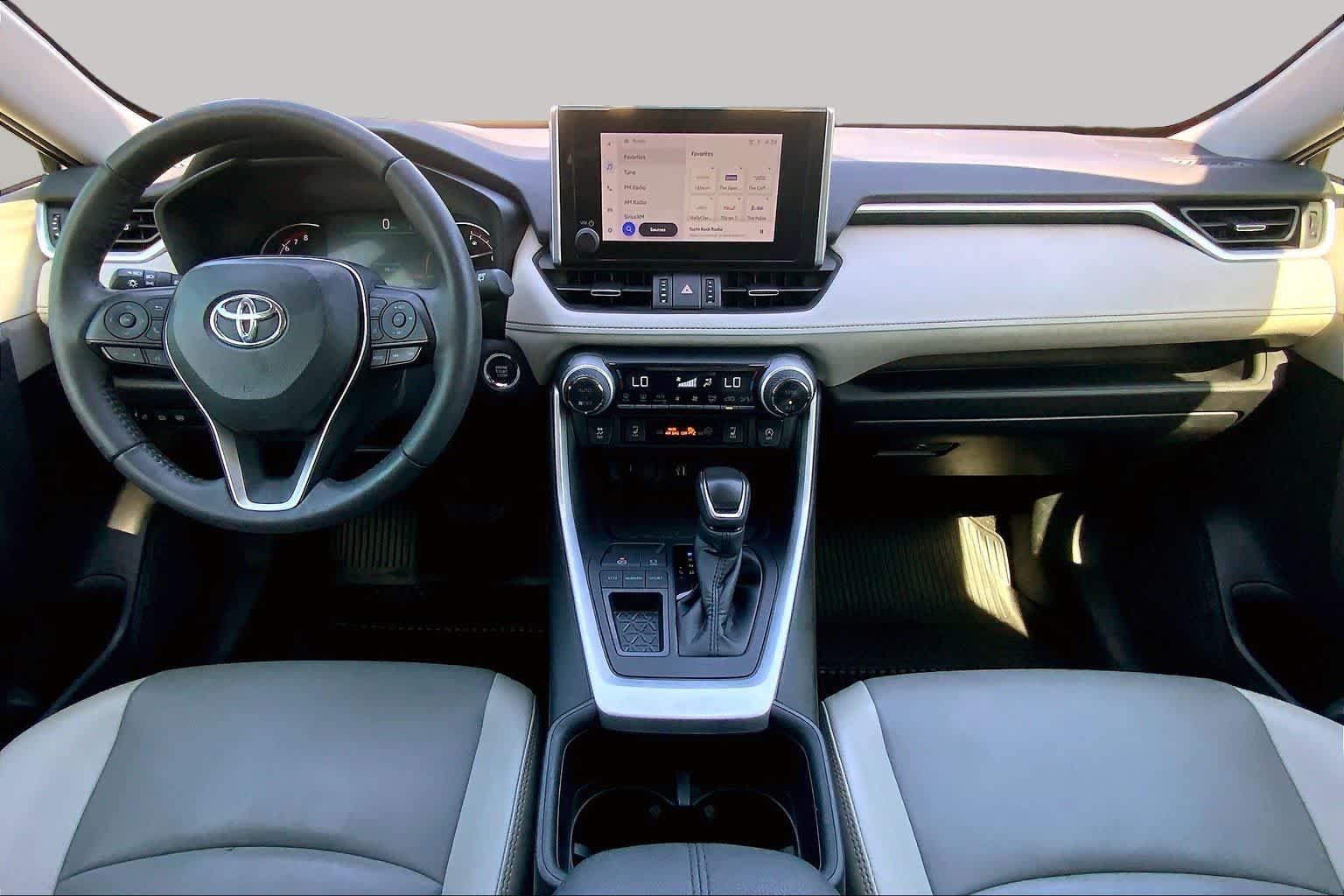 Used 2024 Silver Sky Metallic Toyota XLE Premium image 15