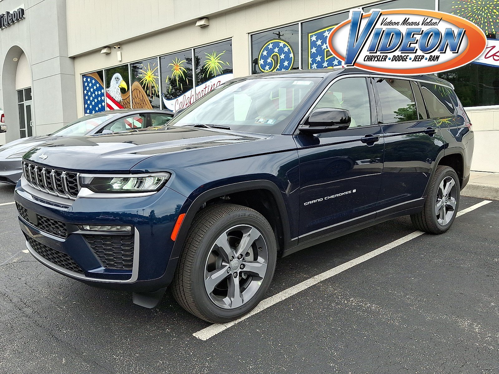 New 2026 Fathom Blue Pearl-Coat Exterior Paint Jeep Limited image 1