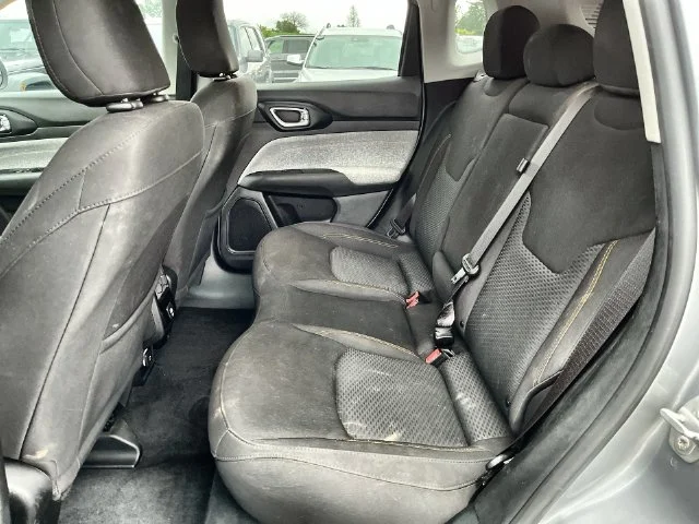 Used 2022 Silver Jeep Sport image 25