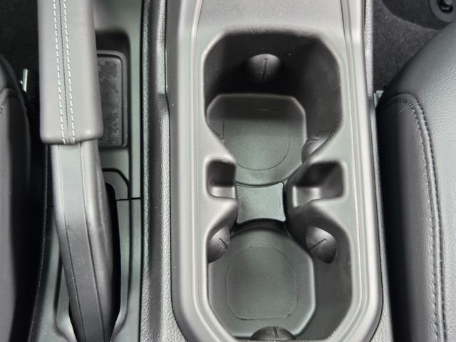 New 2026 Bright White Clear-Coat Exterior Paint Jeep Sahara image 17