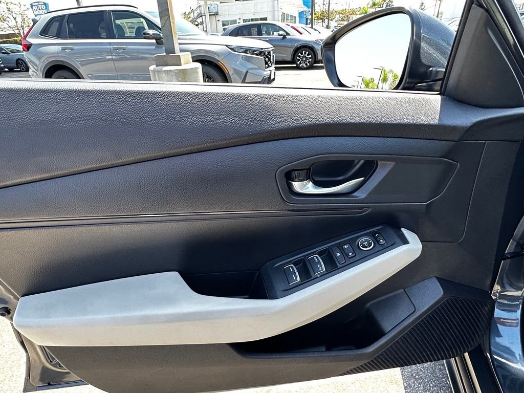 Used 2024  Honda LX image 24