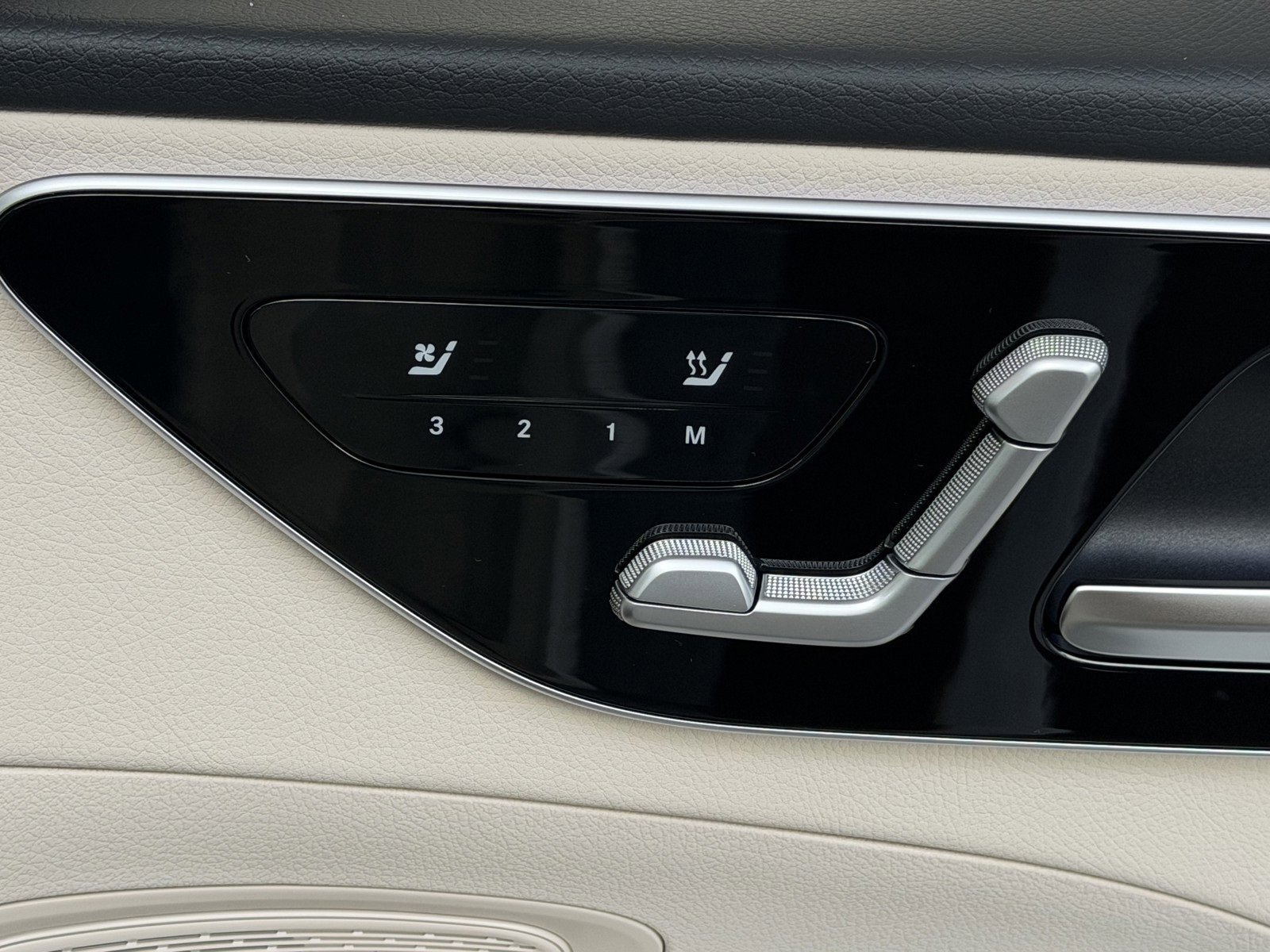 New 2026 Polar White Mercedes-Benz C 300 image 35