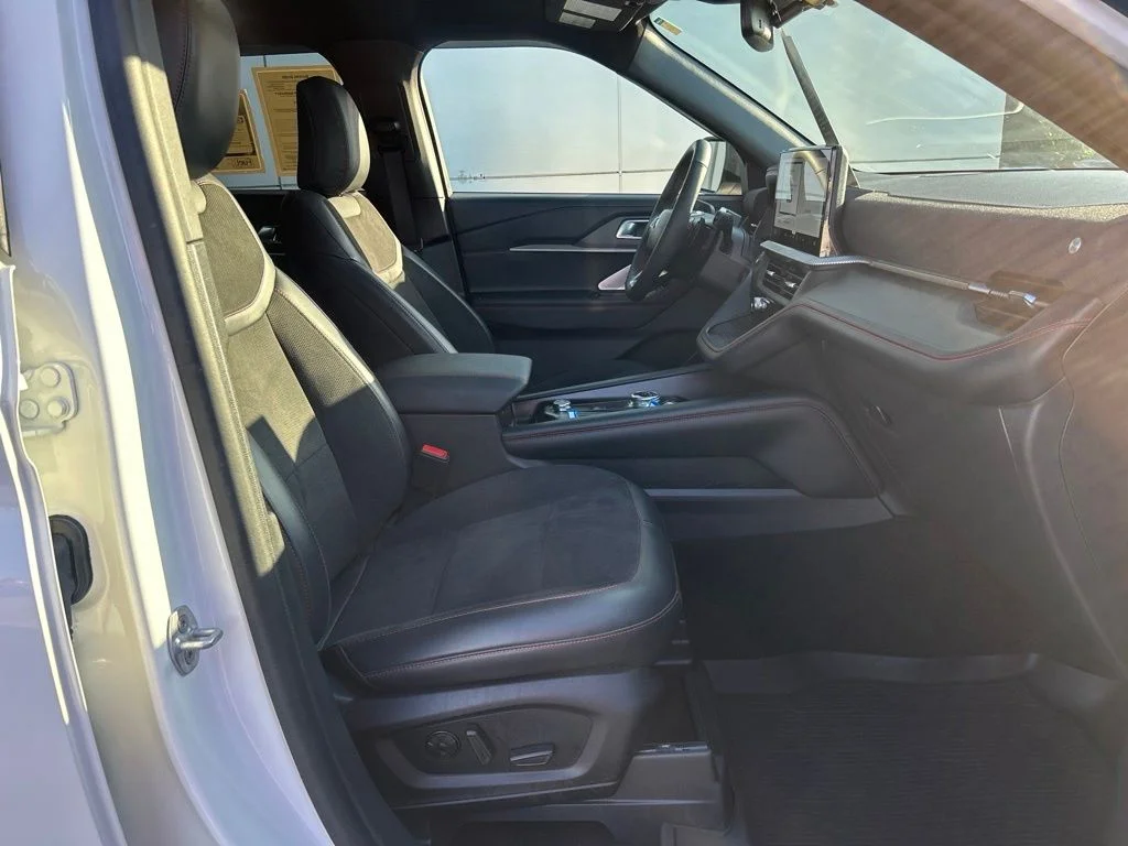 Certified Used 2025 Star White Ford ST image 34
