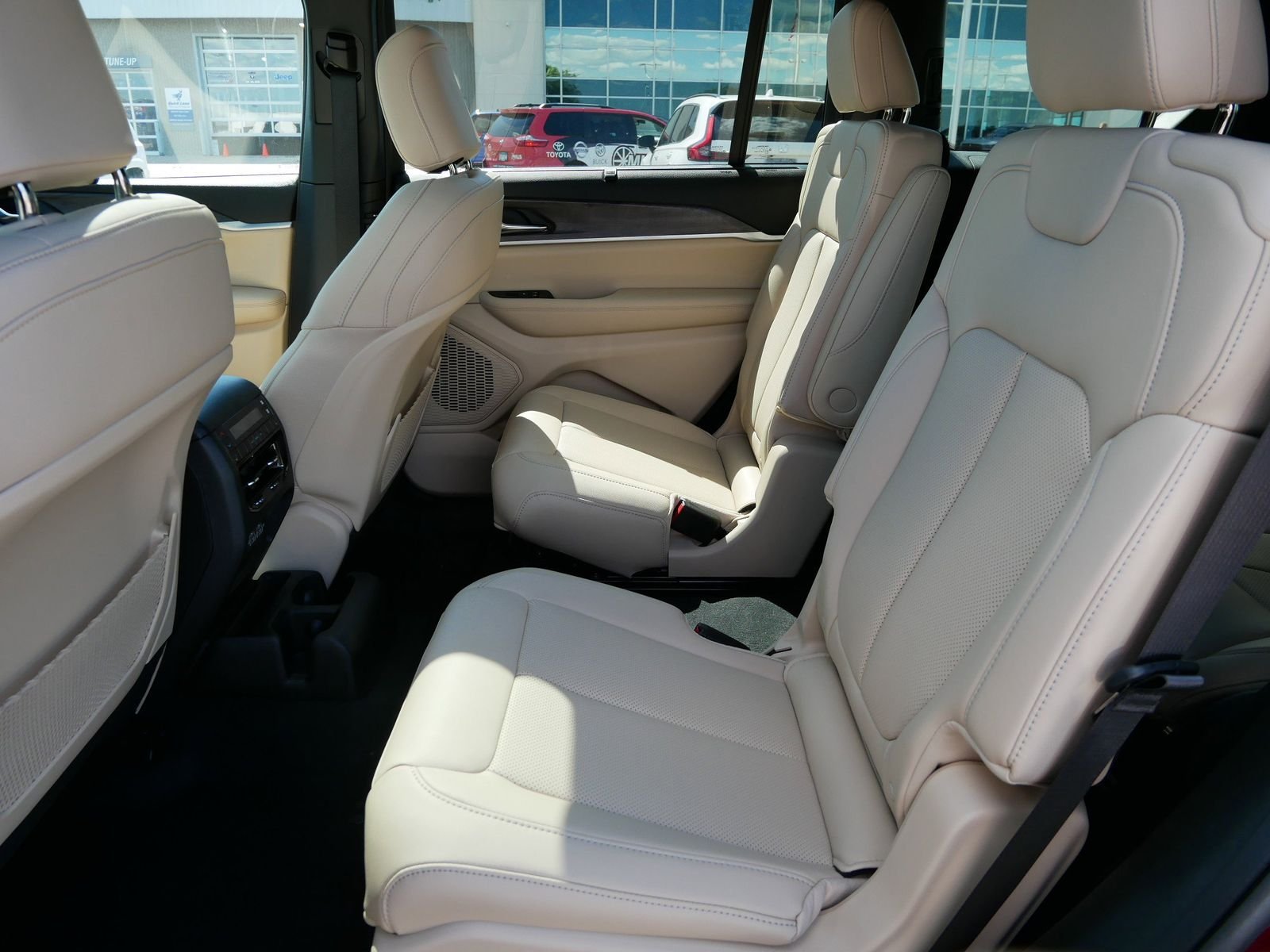 2025 Jeep Grand Cherokee L Limited - Photo 14