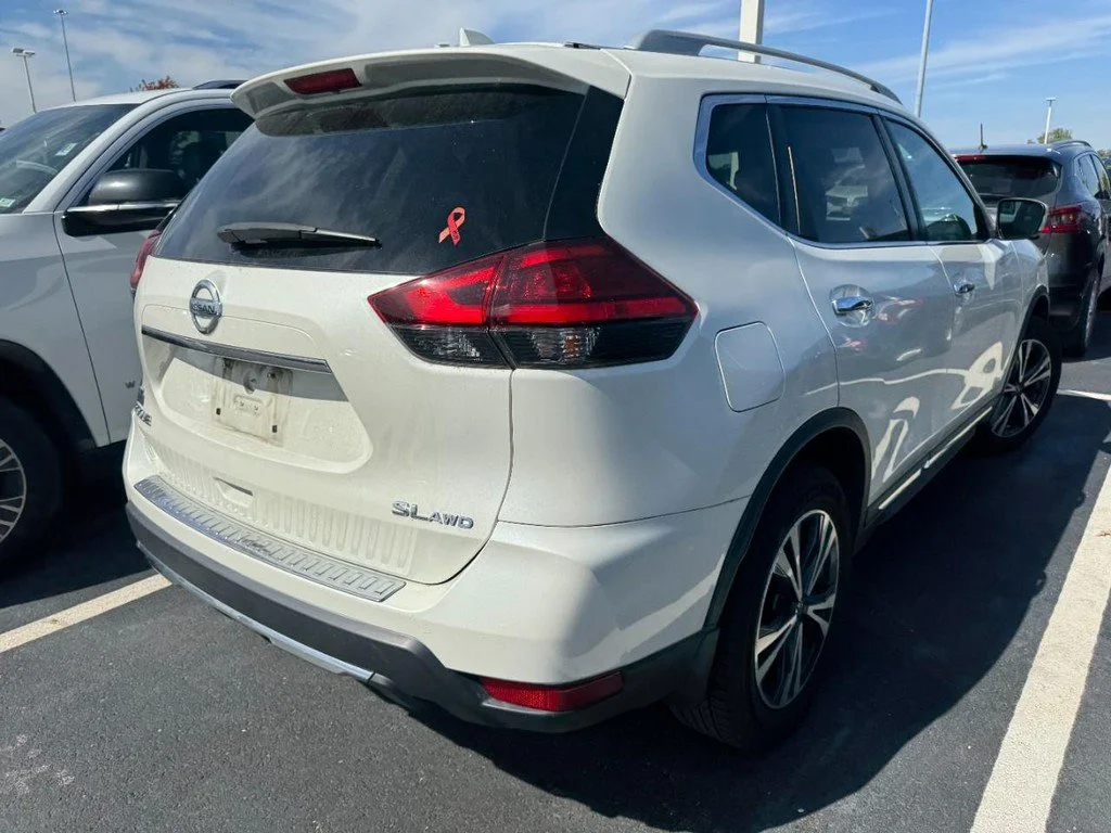 Used 2017 White Nissan SL image 2