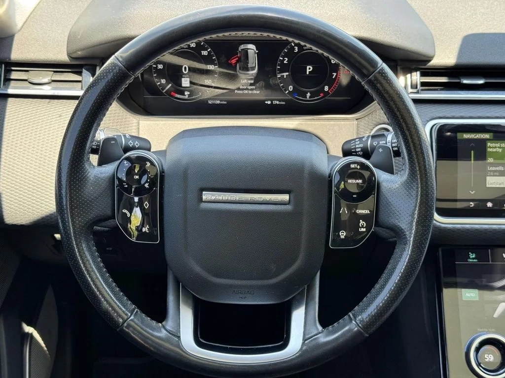 Used 2018  Land Rover S image 18