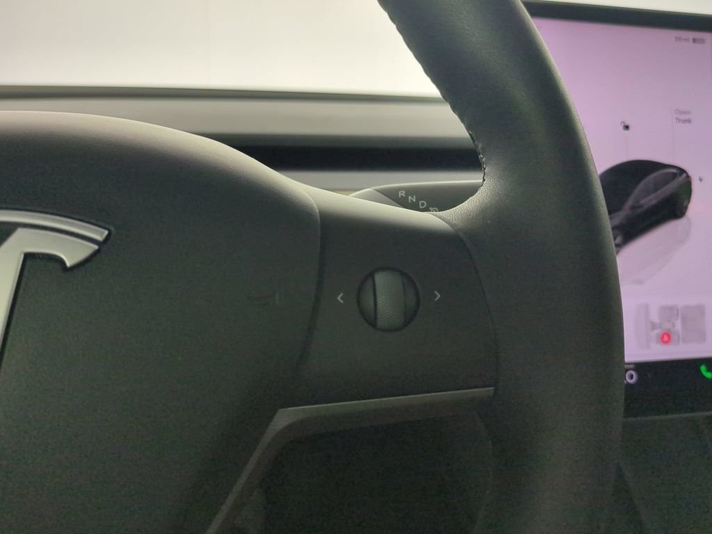 Used 2023  Tesla Long Range image 32