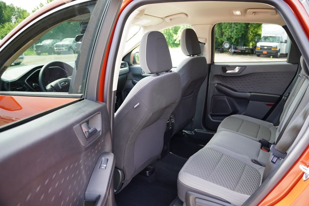 Used 2020 Sedona Orange Metallic Ford SE image 16
