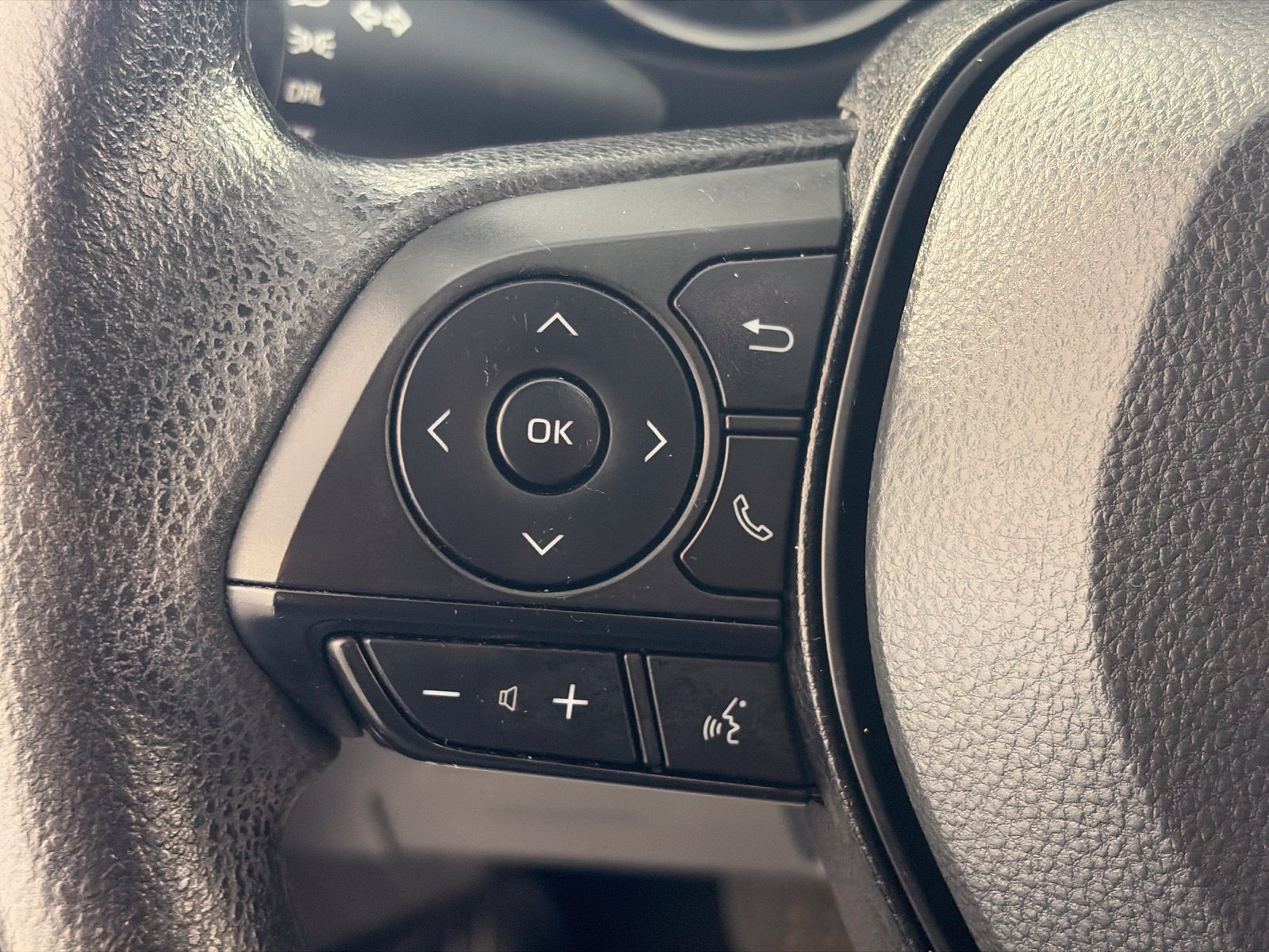 Used 2022 Silver Toyota LE image 30