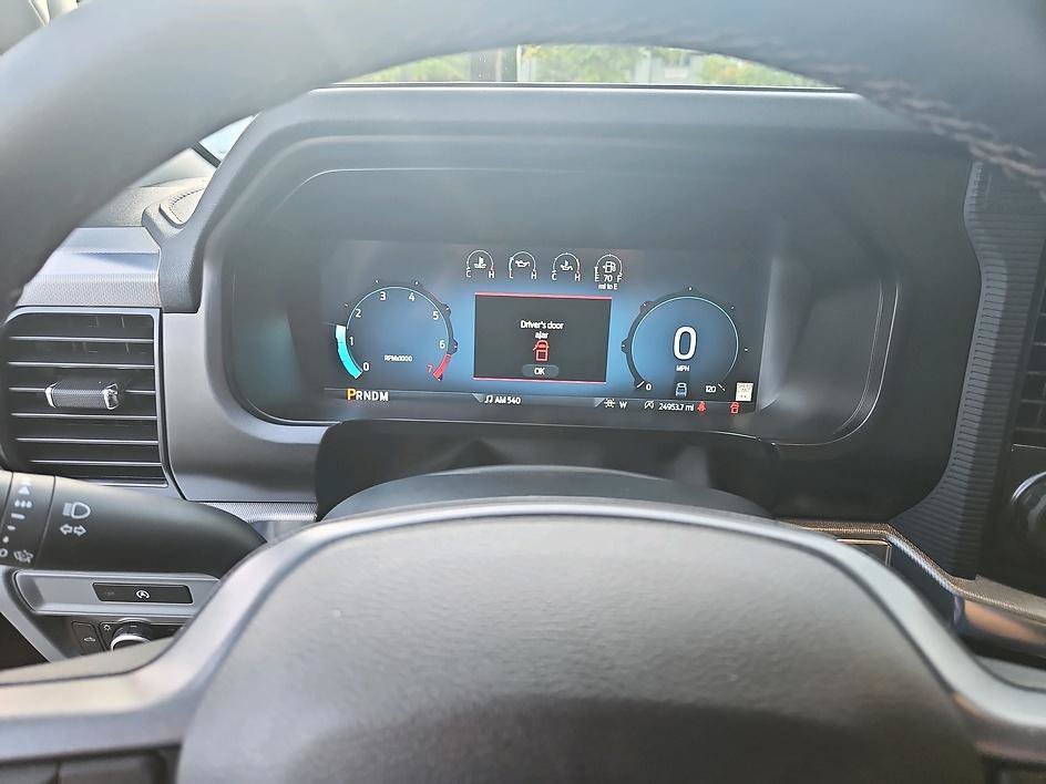 Used 2025 Black Metallic Ford LARIAT image 15