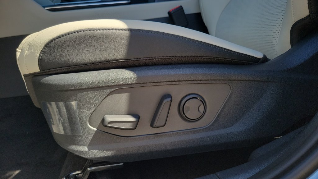 New 2027 Gravity Gray Kia EX image 16