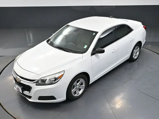 Used 2015 White Chevrolet LS image 49