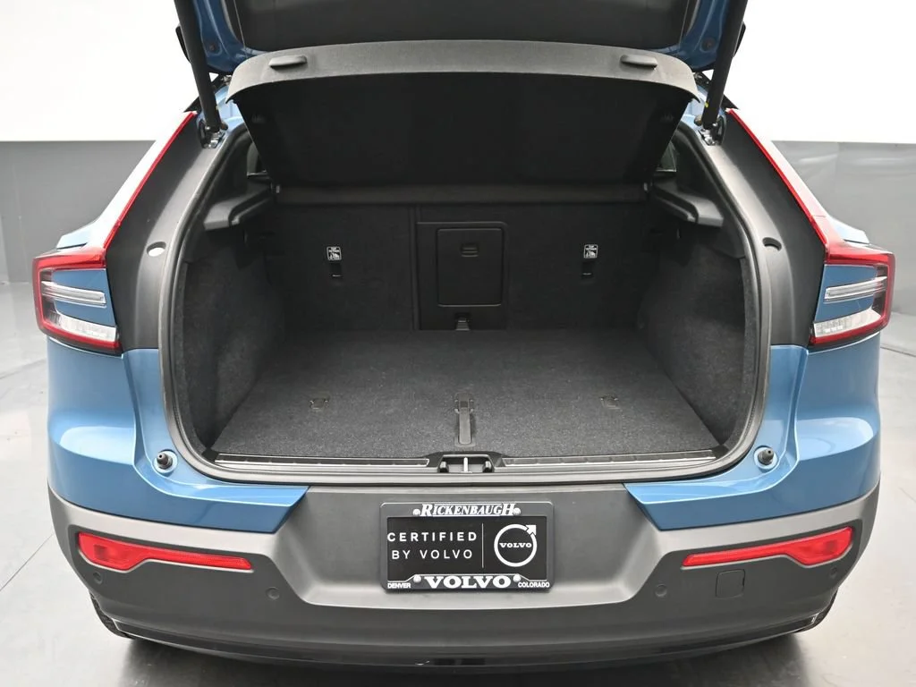 Certified Used 2022 Blue Volvo Ultimate image 9