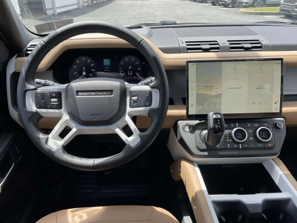 New 2026 Woolstone Green Land Rover X-Dynamic SE image 25