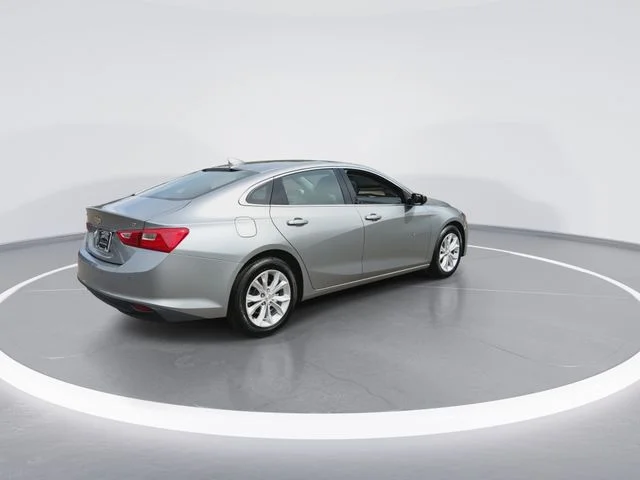 Used 2025 Gray Chevrolet LT image 8
