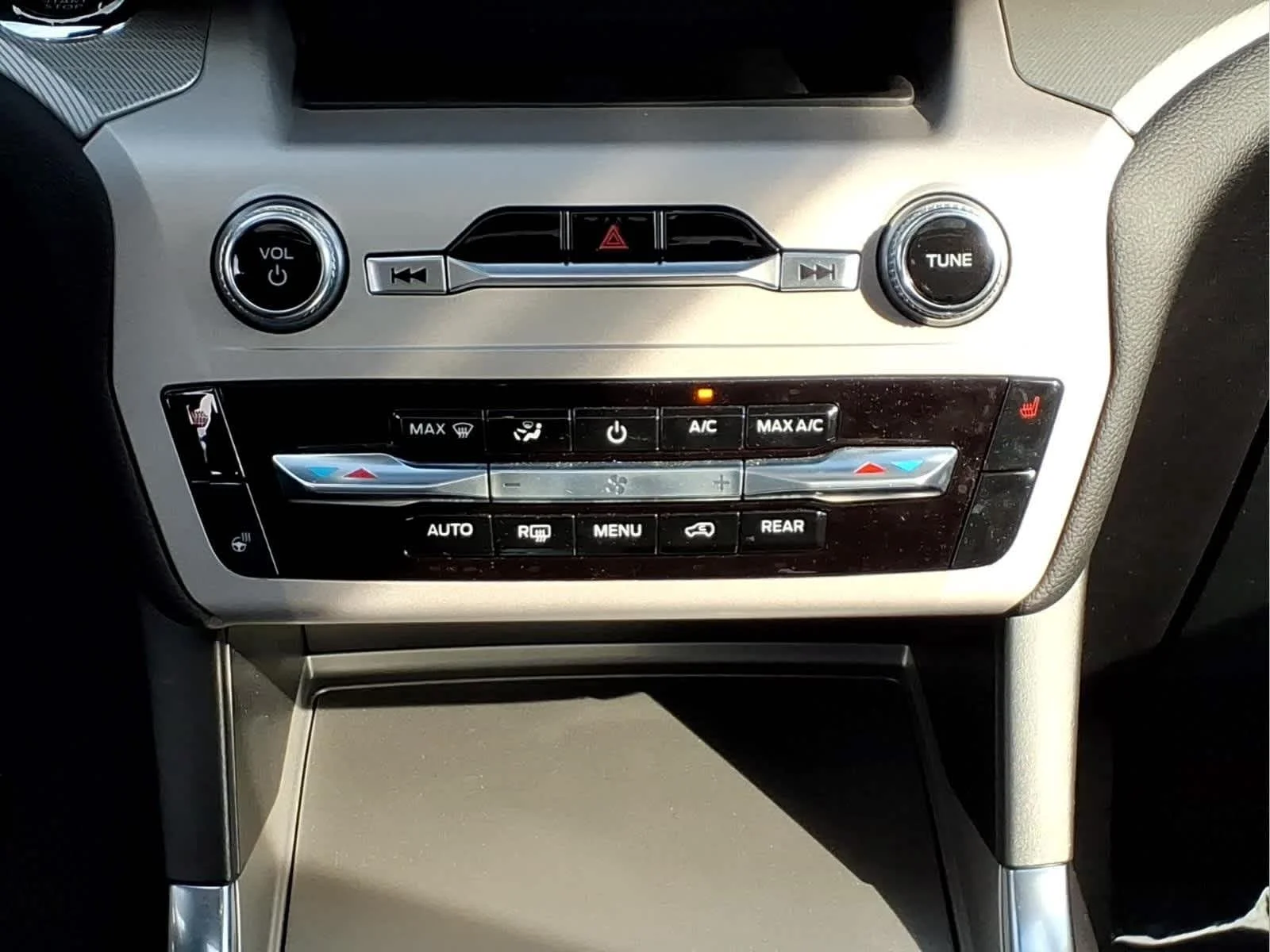 Used 2024 Star White Ford XLT image 24