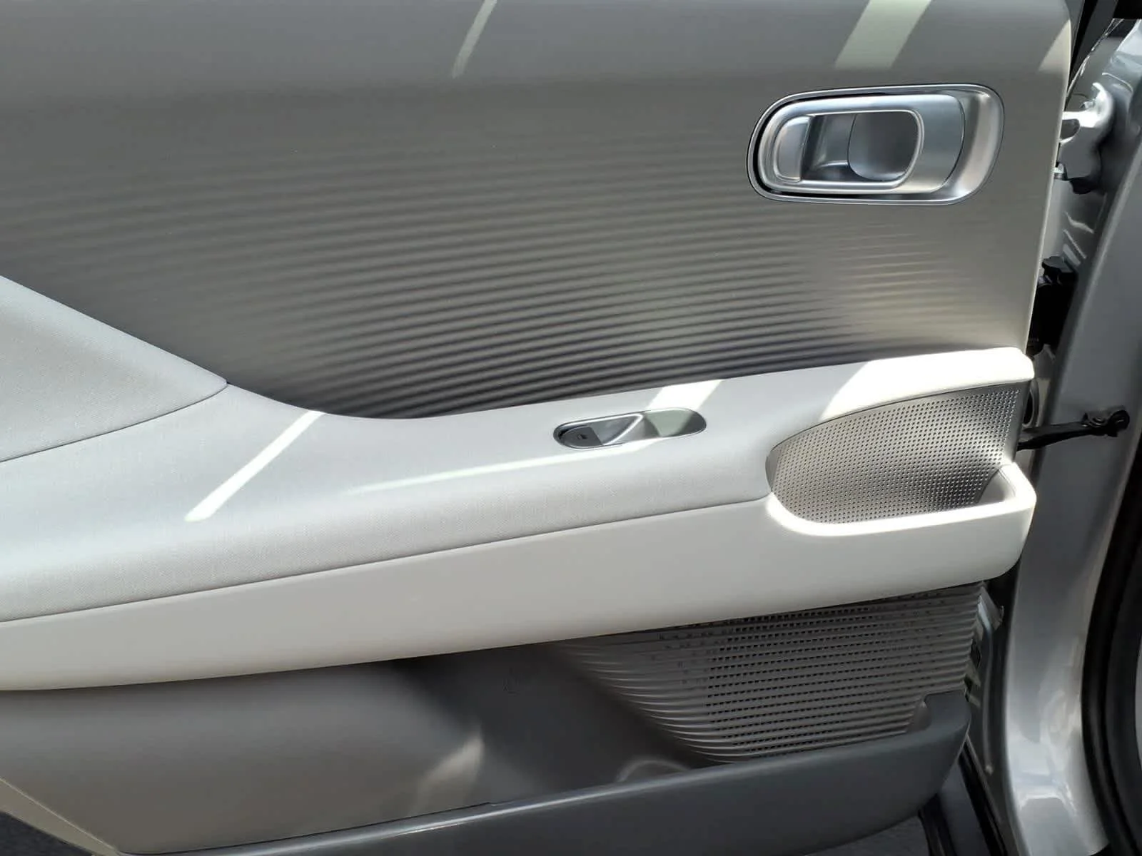 Used 2023 Curated Silver Hyundai SEL image 28