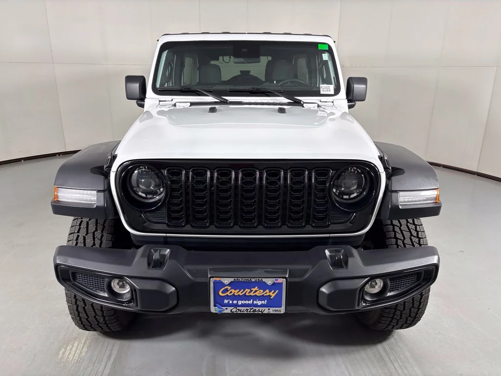 Used 2025 White Jeep Willys image 3