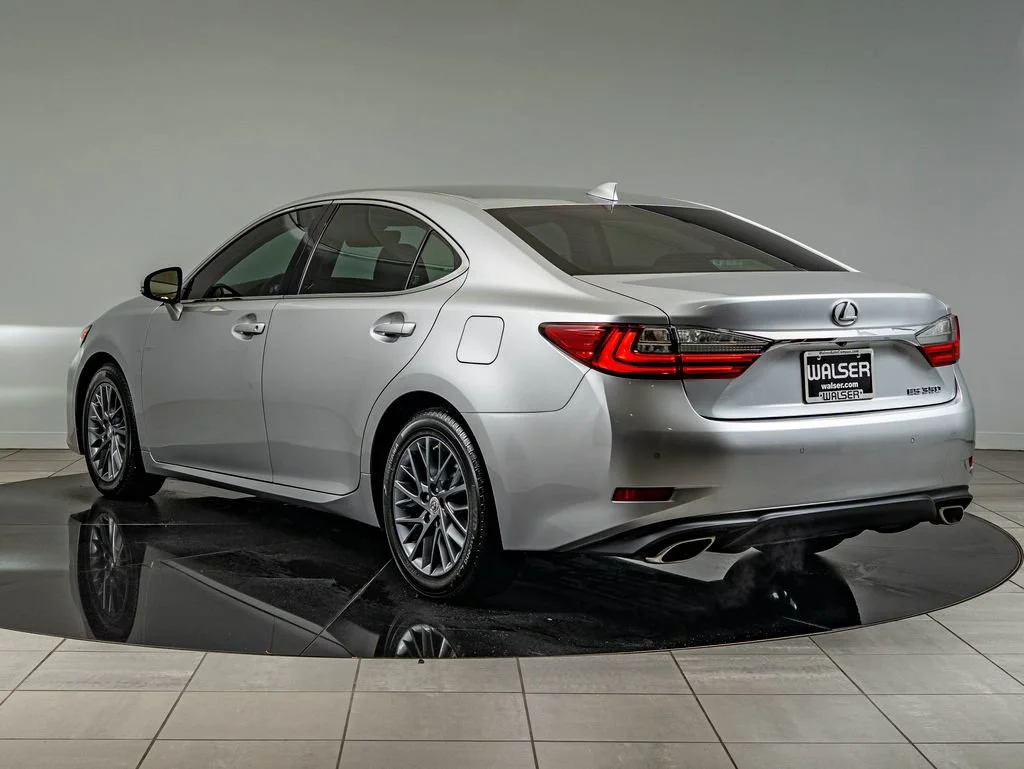 Used 2018 Silver Lexus 350 image 7