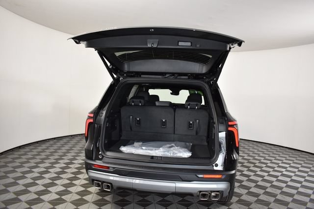 2027 Chevrolet Traverse LT - Photo 24