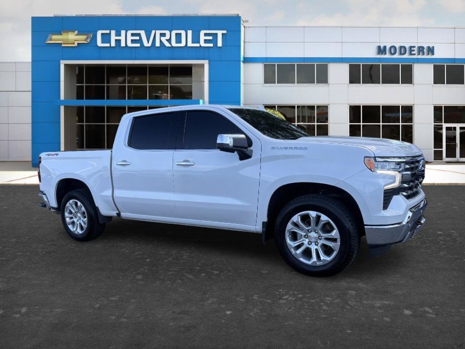 Used 2024 Iridescent Pearl Tricoat Chevrolet LTZ image 6