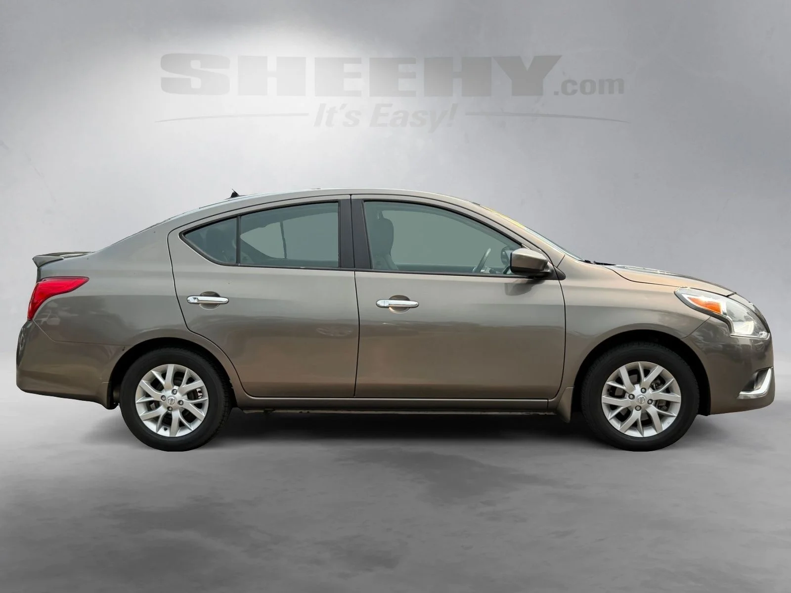 Used 2017 Khaki Nissan 1.6 SV image 10