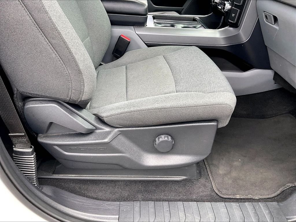 Used 2024 Oxford White Ford XLT image 35