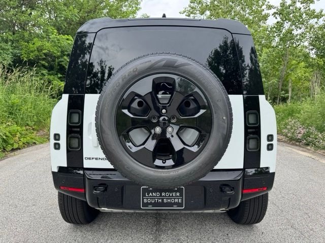 New 2026 Fuji White Land Rover X-Dynamic SE image 6