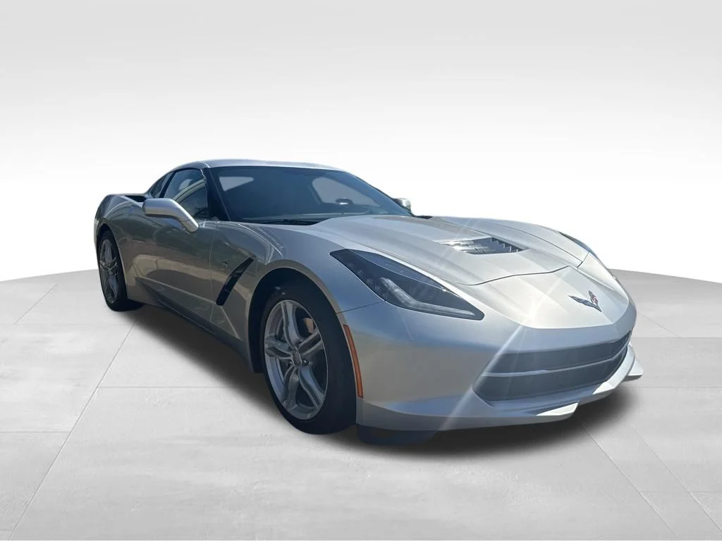 Used 2017 Silver Chevrolet Stingray image 4