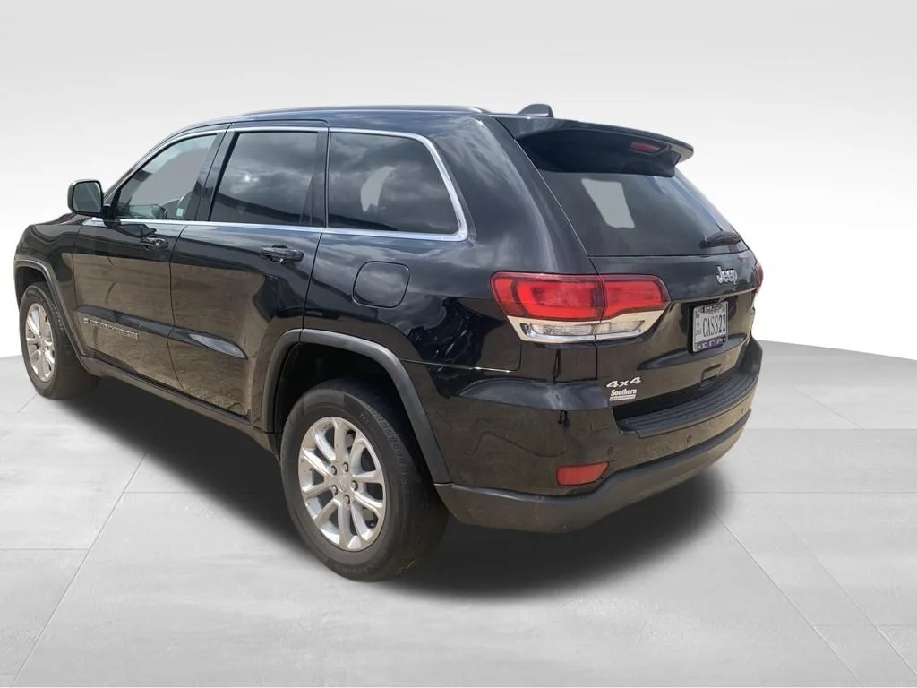Used 2022 Black Jeep Laredo E image 18