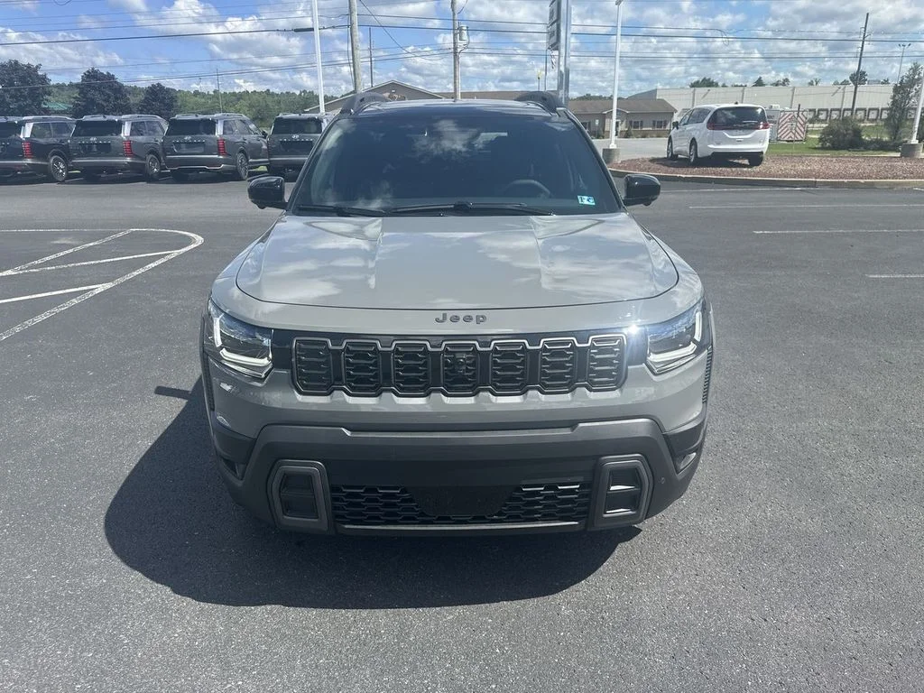 New 2026 Sting-Gray Clear-Coat Exterior Paint Jeep Overland image 3