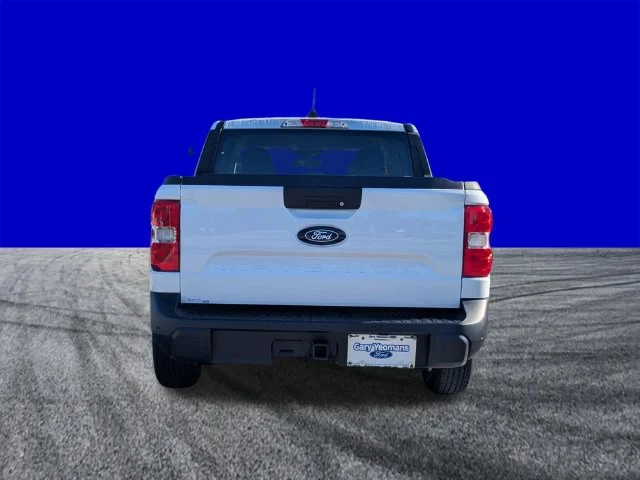 New 2026 Oxford White Ford XLT image 5