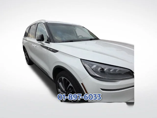 Used 2024 White Lincoln Reserve image 12