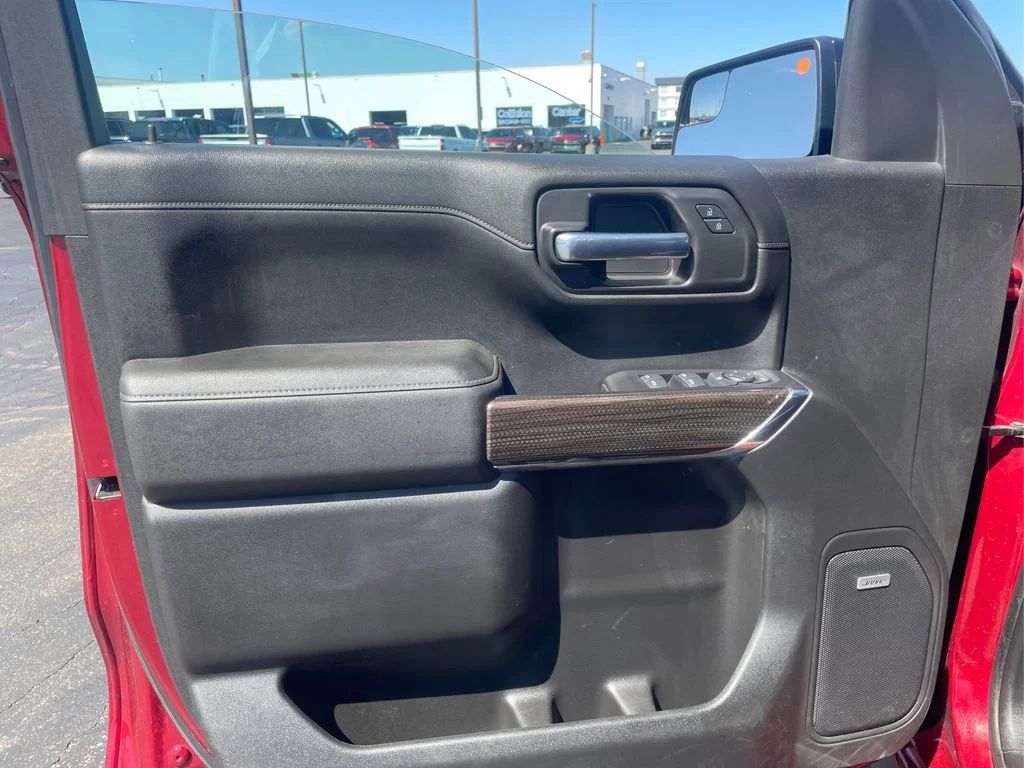 Used 2020 Cajun Red Tintcoat Chevrolet RST image 17