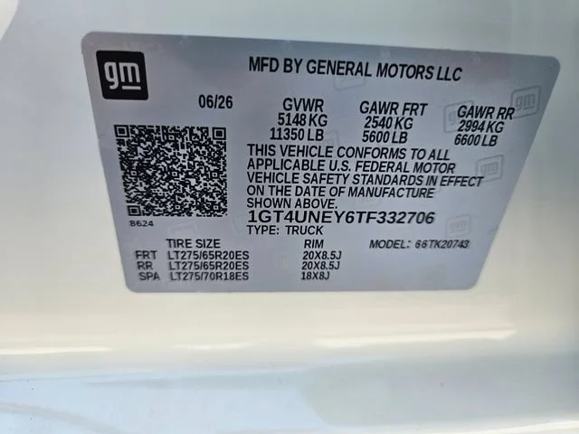 New 2026 Summit White GMC SLT image 30