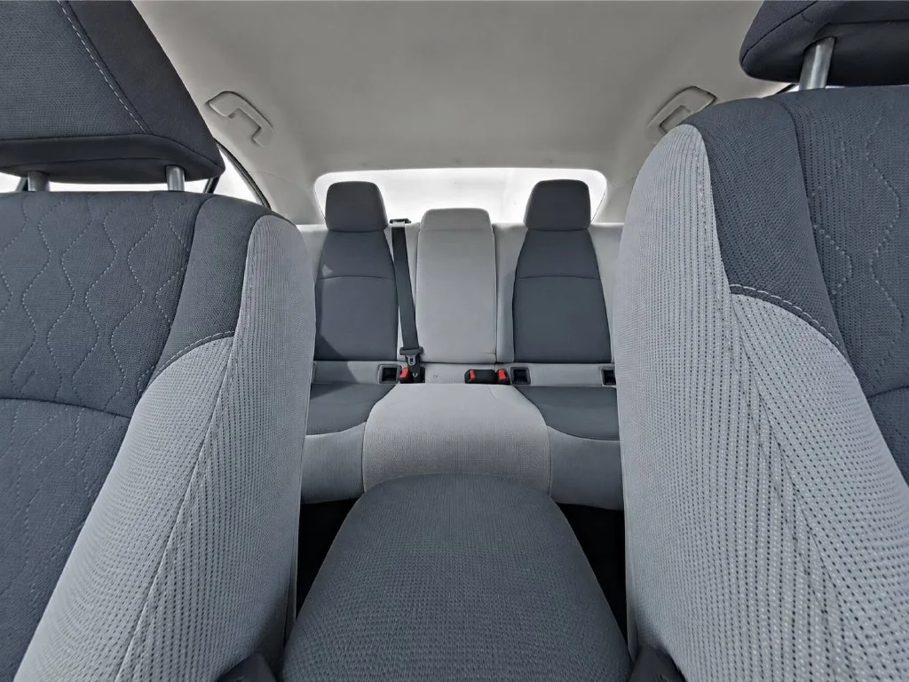Used 2023 White Toyota LE image 17