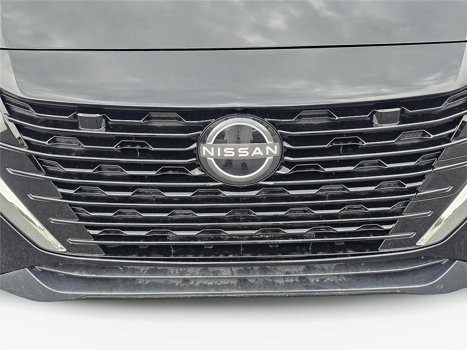 Used 2024 Super Black Nissan SV image 3