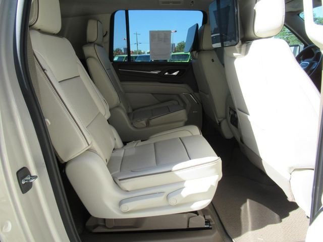Used 2021 Beige GMC Denali image 36