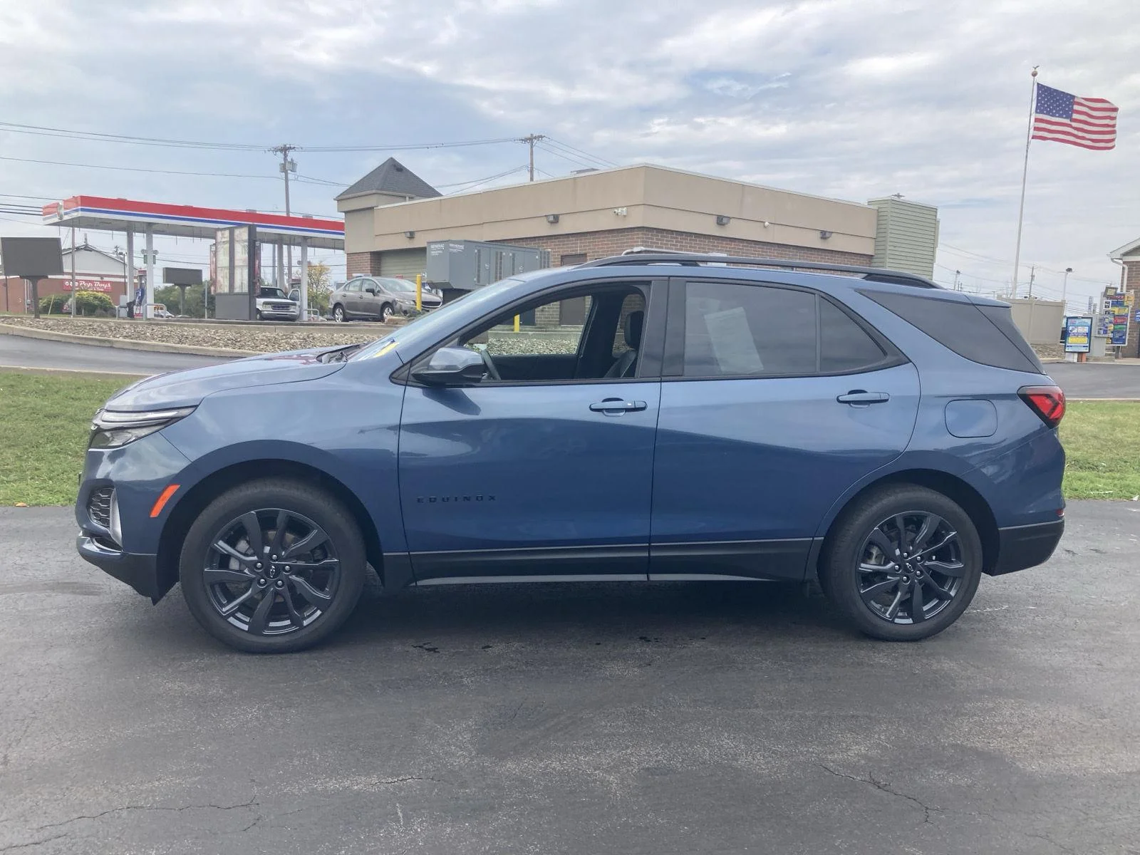 Used 2024 Lakeshore Blue Metallic Chevrolet RS image 4