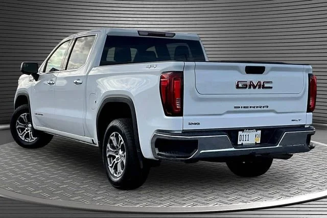 Used 2024 Summit White GMC SLT image 4