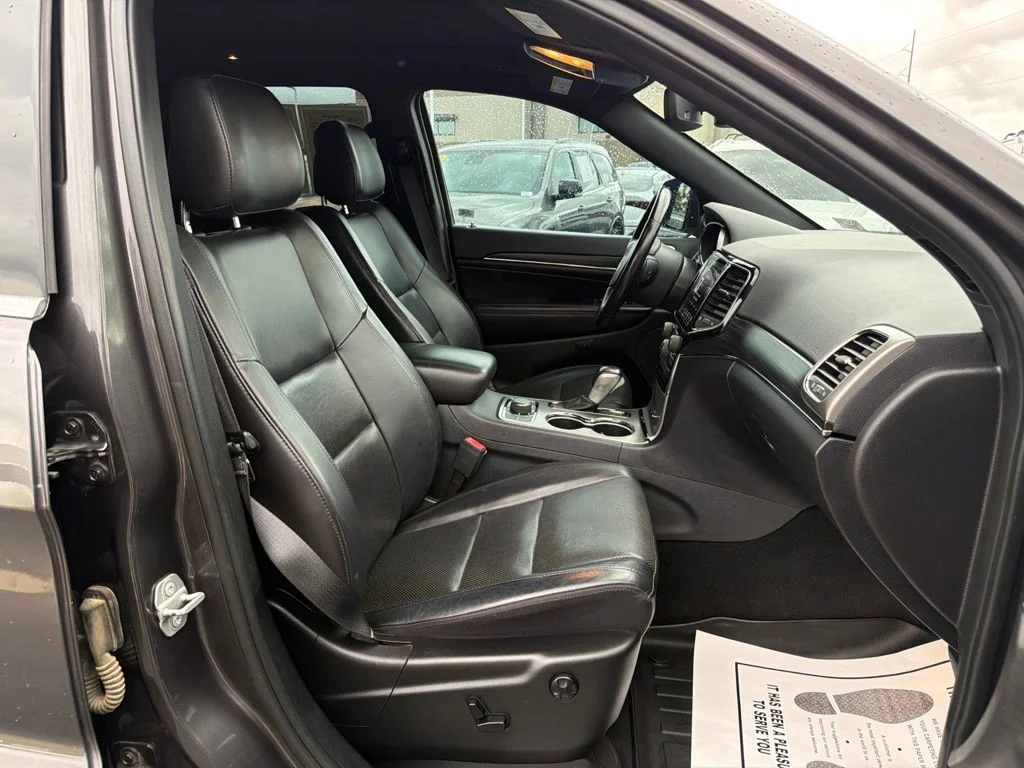 Used 2020 Gray Jeep Limited image 17