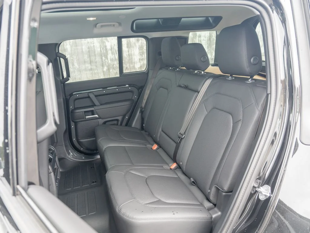 New 2026 Santorini Black Land Rover S image 23