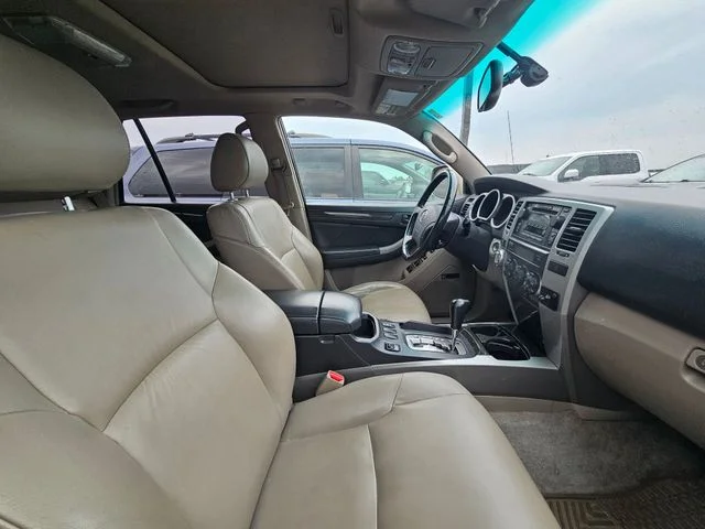 Used 2005 Dorado Gold Pearl Toyota Limited image 18