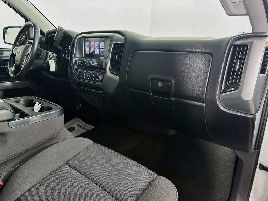 Used 2017 White Chevrolet LT image 32