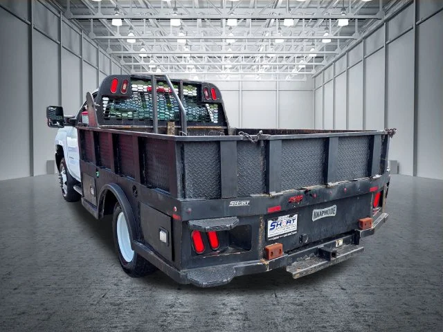 Used 2018 White Chevrolet Flat Bed image 8