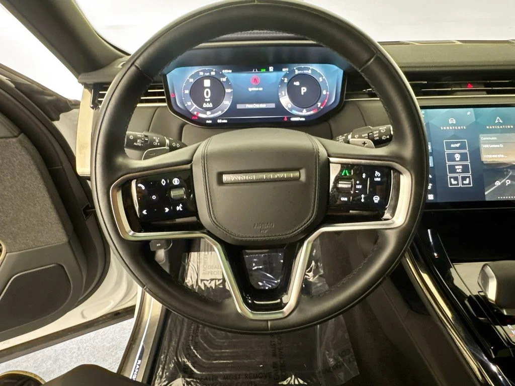 Used 2025 White Land Rover SE image 11