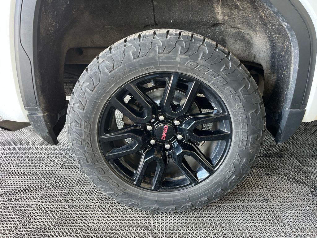 Used 2021 White GMC Elevation image 18