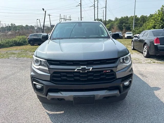 Used 2022 Gray Chevrolet Z71 image 3